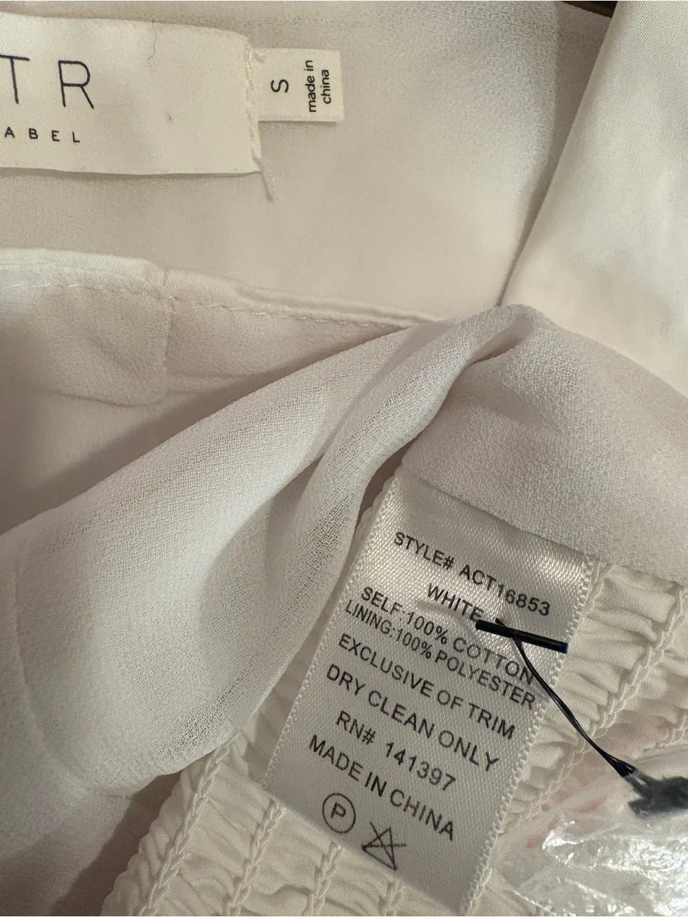 ASTR THE LABEL small White Puff Sleeve Button-Front Top